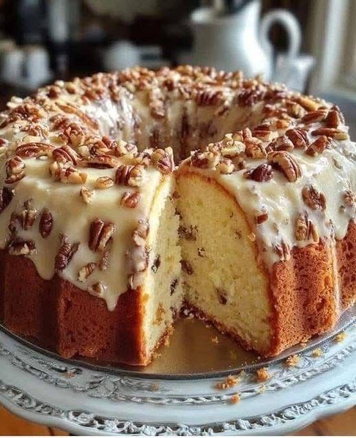 Bolo de manteiga e nozes